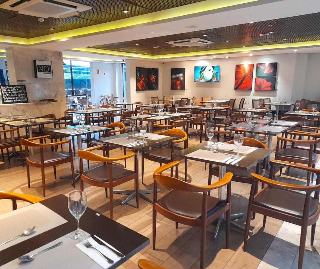 래디슨 호텔 포르투 알레그레 포르투알레그리 외부 사진 The interior of the restaurant