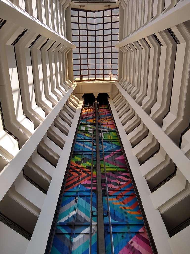 래디슨 호텔 포르투 알레그레 포르투알레그리 내부 사진 The staircase of the library